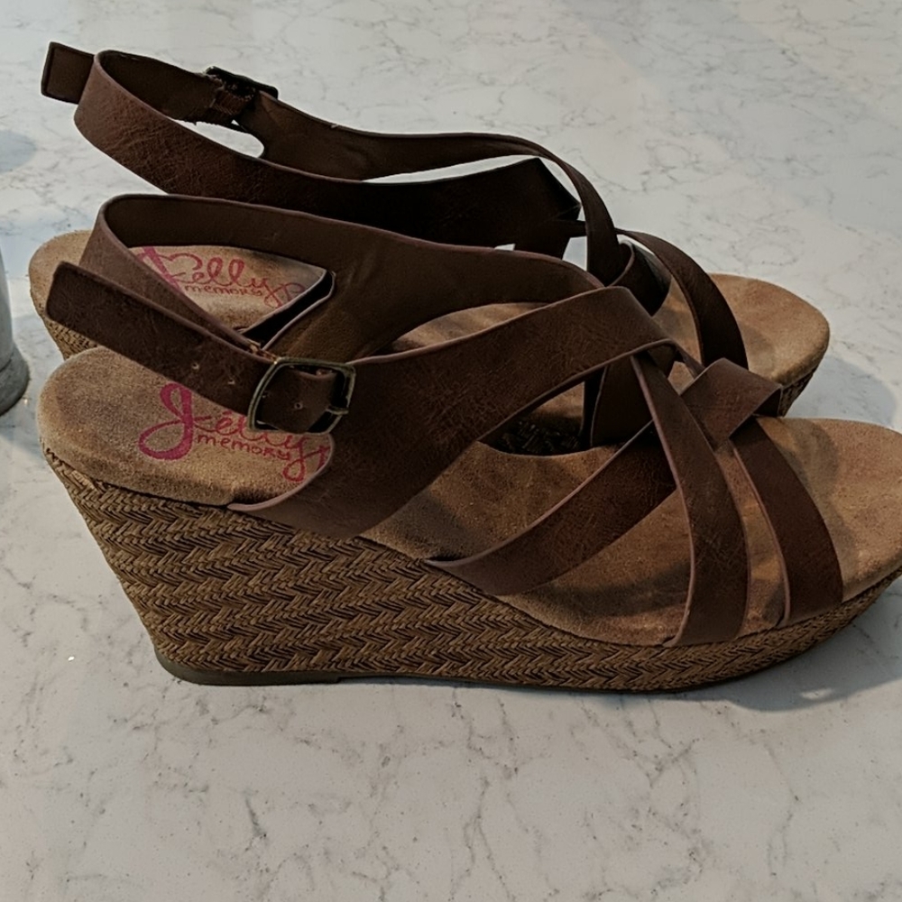 Wedge sandals